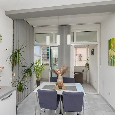 Luxury Nadalina Sea View Apartment *