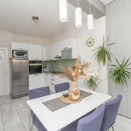 Luxury Nadalina Sea View * Makarska