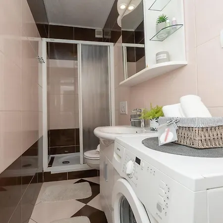 Luxury Nadalina Sea View Apartament *