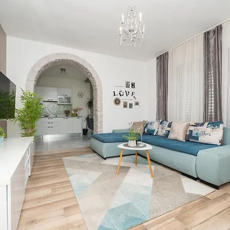 Luxury Nadalina Sea View Apartament *