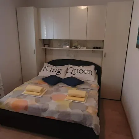 Luxury Nadalina Sea View شقة *