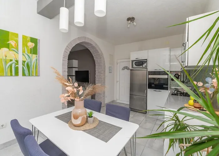 Luxury Nadalina Sea View شقة ماكارسكا