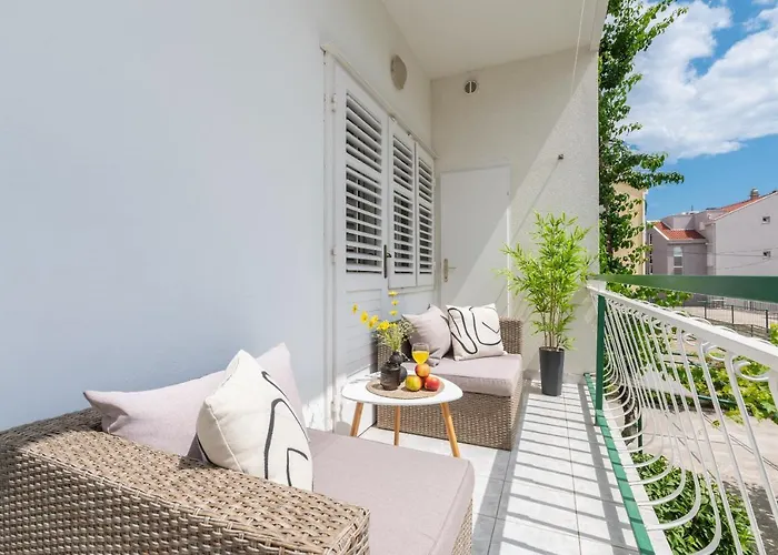 شقة Luxury Nadalina Sea View *