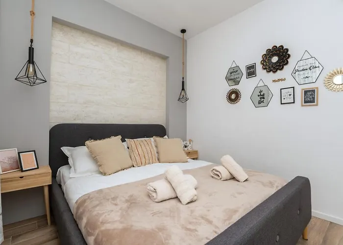 شقة Luxury Nadalina Sea View