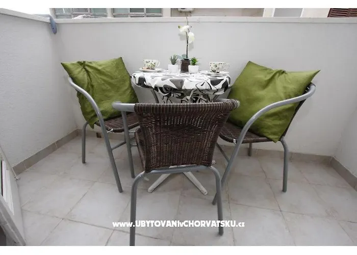 Luxury Nadalina Sea View شقة *